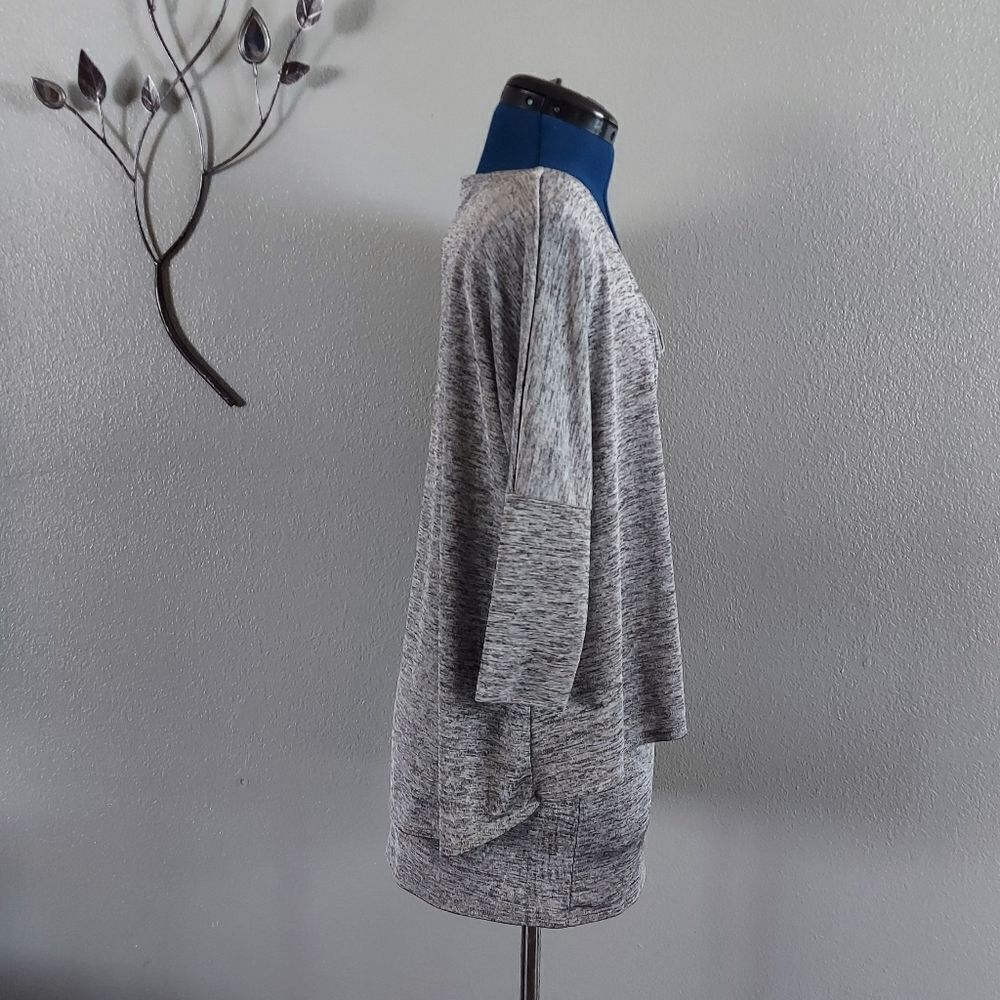 Joseph Ribkoff Layered V-Neck Tunic Top Sz 8 Silver Gray 3/4 Sleeve - Picture 4 of 10